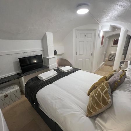 4 Berkeley Square I Your Apartment بريستول الغرفة الصورة