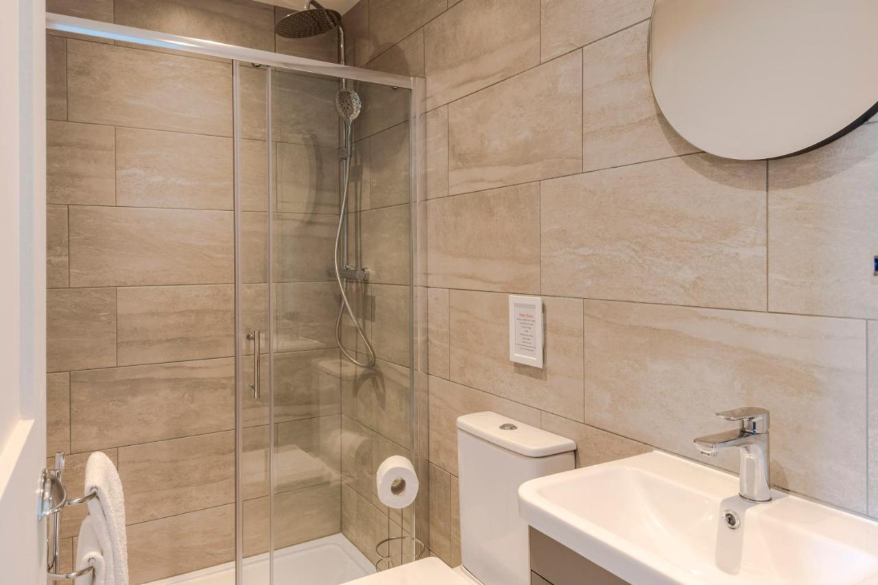 4 Berkeley Square I Your Apartment بريستول المظهر الخارجي الصورة
