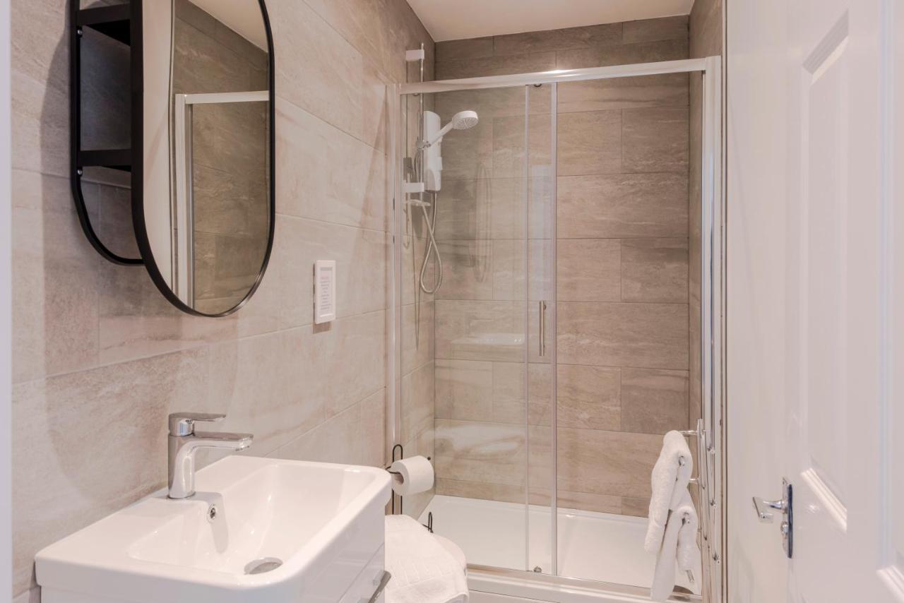 4 Berkeley Square I Your Apartment بريستول المظهر الخارجي الصورة