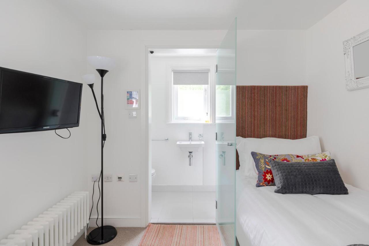 4 Berkeley Square I Your Apartment بريستول الغرفة الصورة