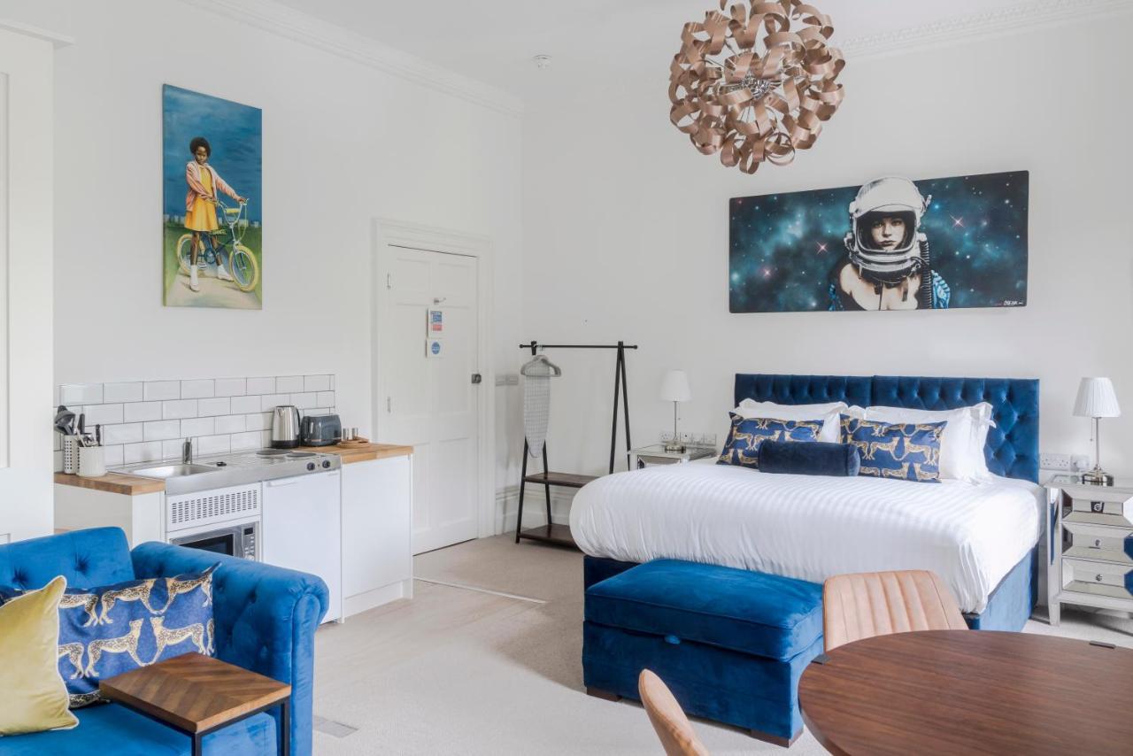 4 Berkeley Square I Your Apartment بريستول المظهر الخارجي الصورة