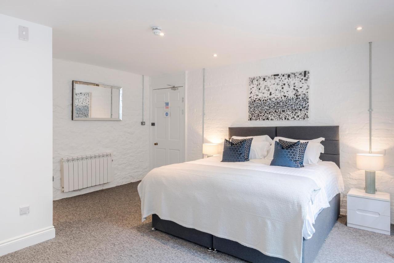 4 Berkeley Square I Your Apartment بريستول المظهر الخارجي الصورة