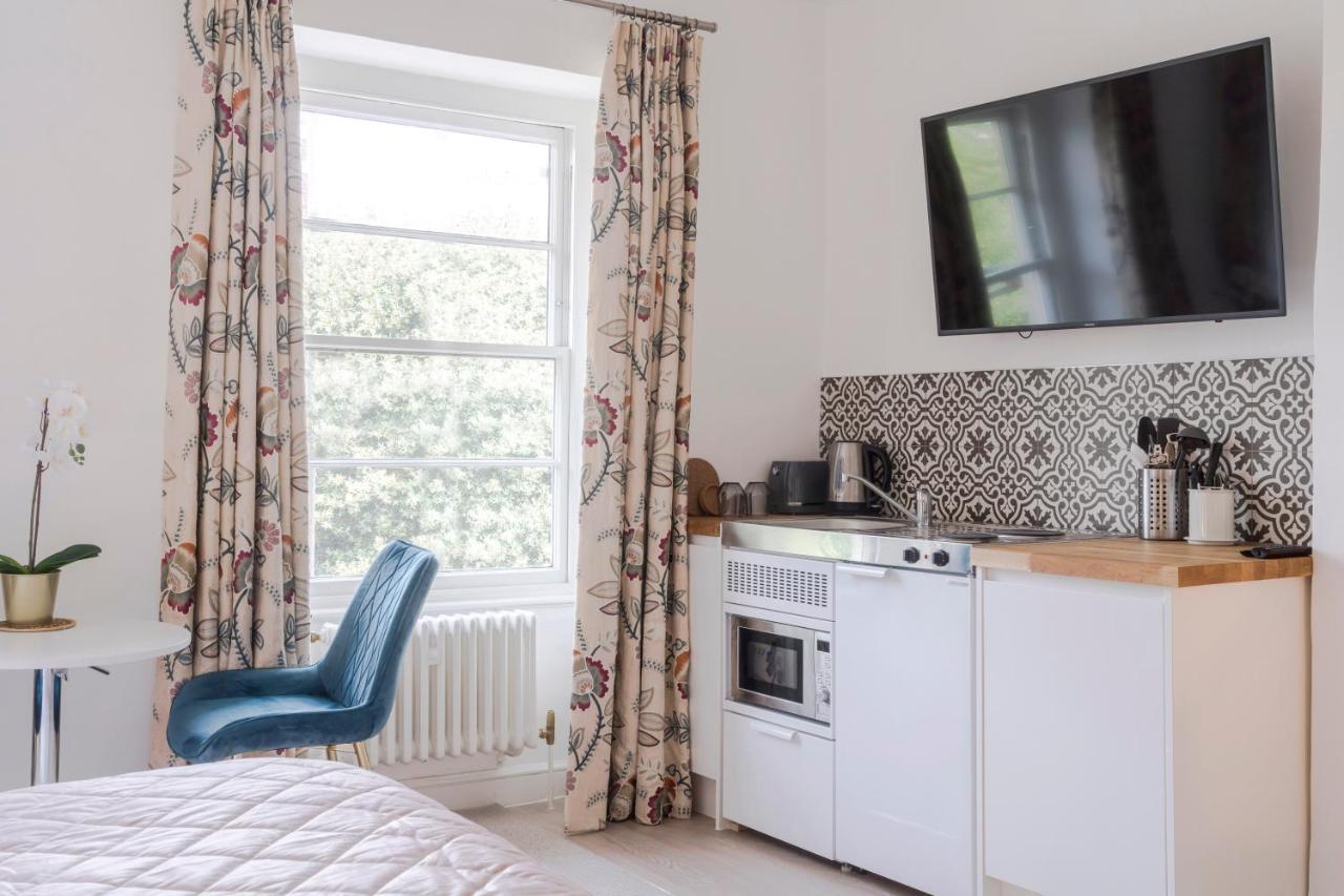 4 Berkeley Square I Your Apartment بريستول الغرفة الصورة